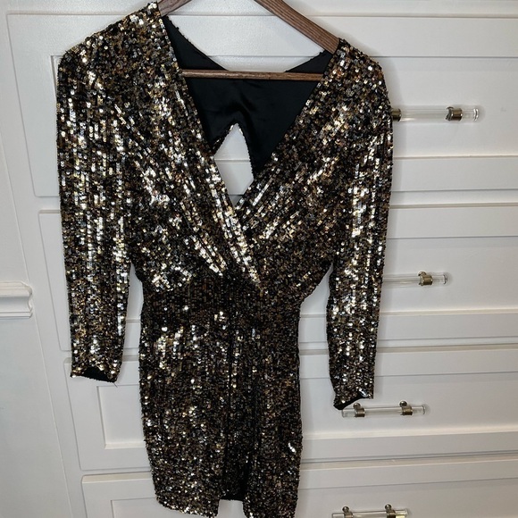 Parker multi sequin 100% silk dress with adorable cut out design - Picture 7 of 11